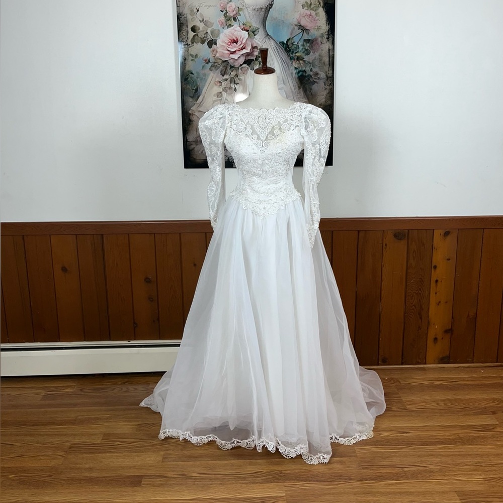 Pretty Vintage 90s Organza Wedding Gown! - Picture 2 of 7